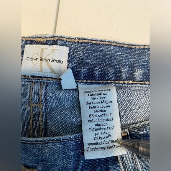 Calvin Klein Womens Plus Size 14 Rolled Hem Cropped Medium Wash Jeans - Picture 3 of 5